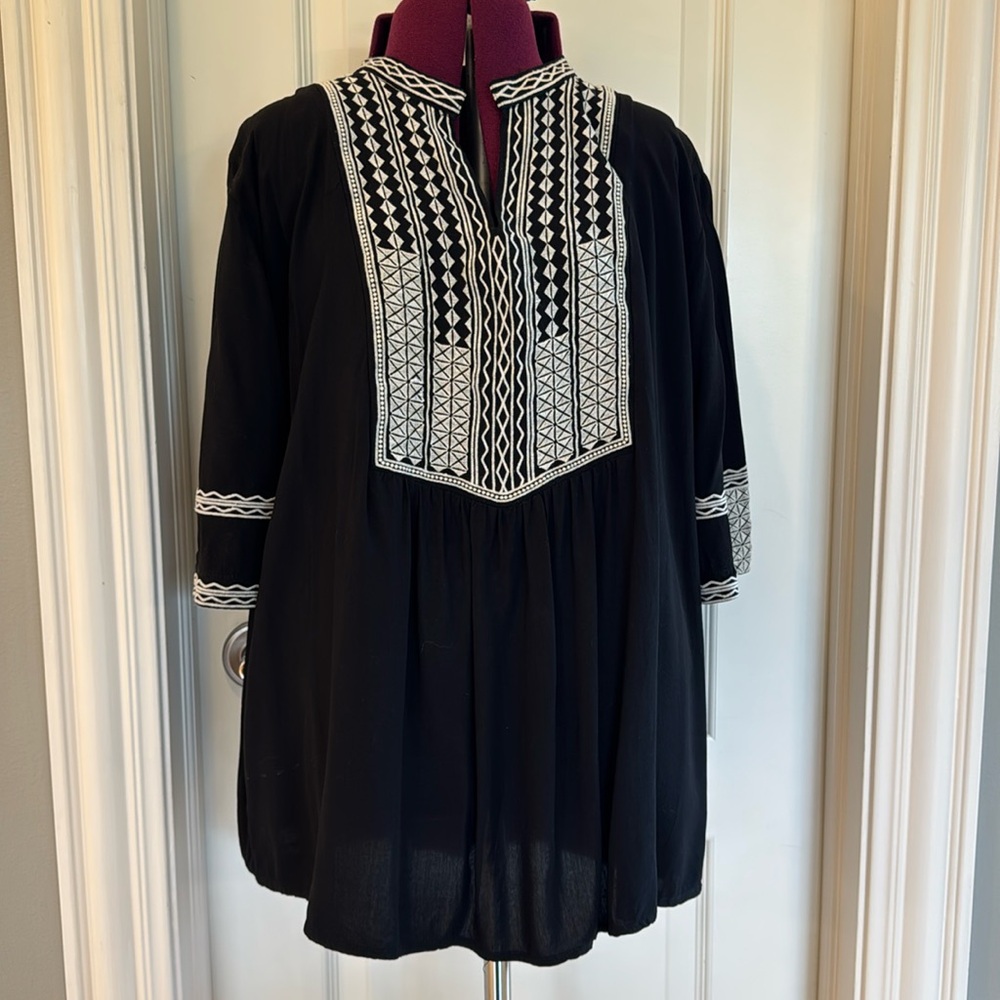 Boho style black with cream embroidery blouse.  Excellent Condition!! Size 3X